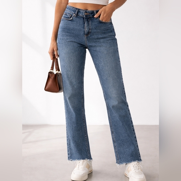 LOFT Denim - LOFT Straight Crop Jeans Womens Size 4 27 Medium Wash Raw Hem Preloved